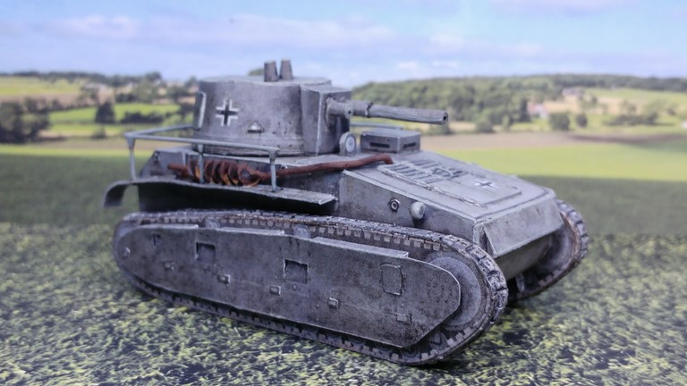 char Leichttraktor en papier